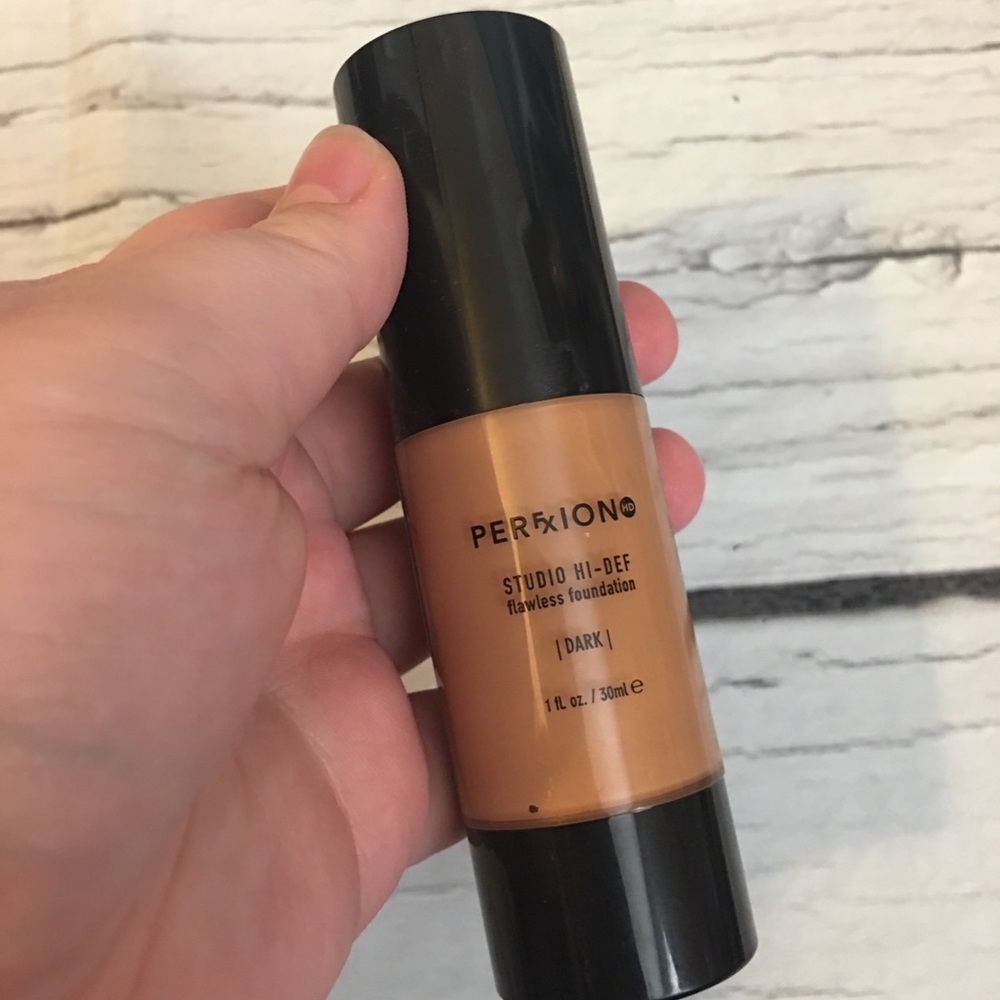 ⭐️NEW⭐️ Studio Hi Def Foundation